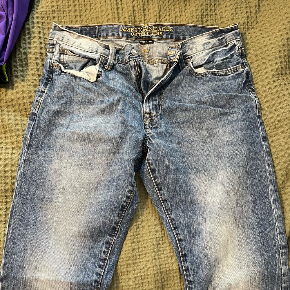 American Eagle Outfitters Men's Light Blue Relaxed Jeans